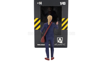 FIGURES Girl - Linda