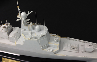 Сборная модель Chinese Navy Type 052D Missile Destroyer 'Changsha' (173)