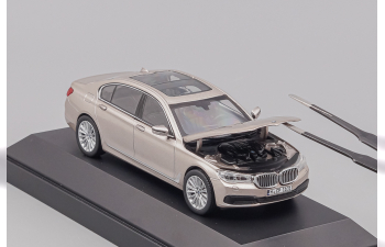 BMW 7er 750Li G12, cashmir silver