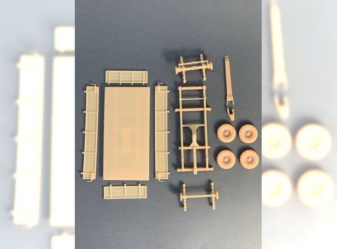 Сборная модель тракторного прицепа 2-ПТС-4.5 с железными бортами рама var. 1