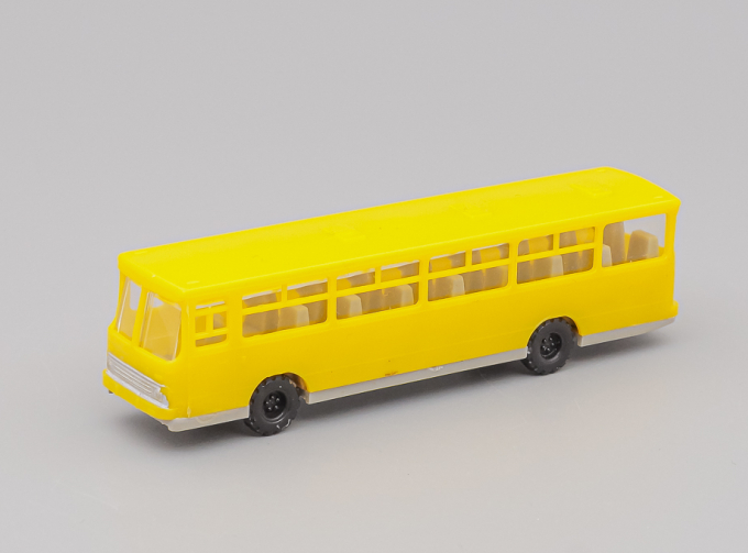 IKARUS Reisebus, yellow