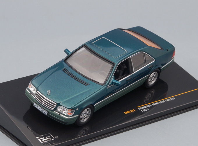 MERCEDES-BENZ S500 (W140), two tone green