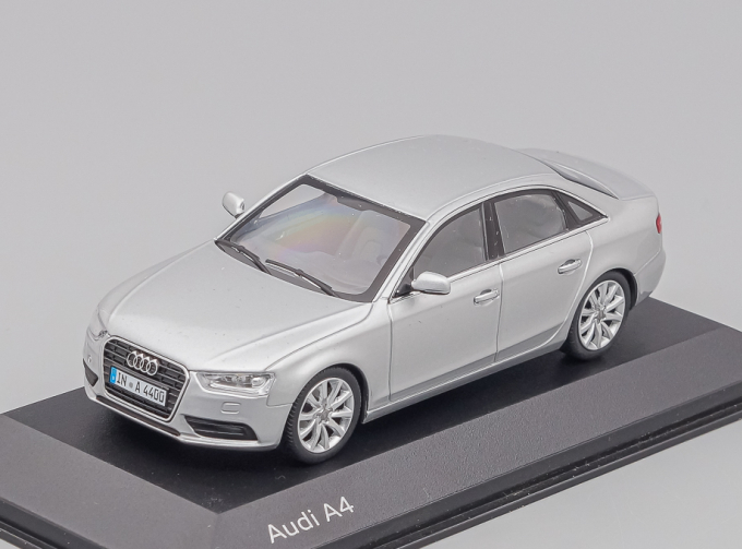 AUDI A4 2012, Ice silver