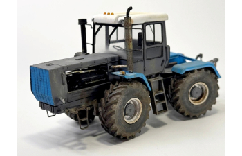 Сборная модель трактора ХТЗ 17221-21
