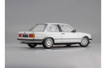 BMW 323I (1982), silver