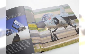 Сборная модель Mirage F.1 Duo Pack & Book