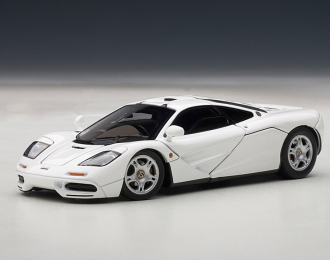 McLaren F1 Road Car Short Tail 1994 (white)