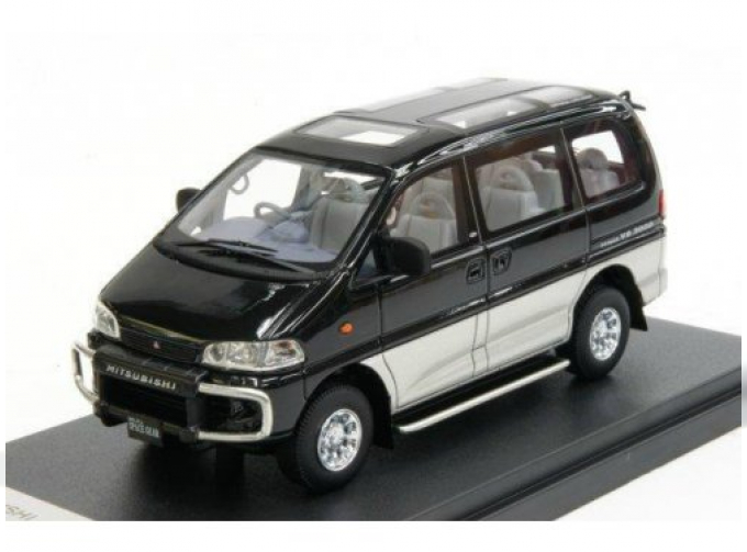 MITSUBISHI Delica Space Gear 4WD (1994), черный с серебристым