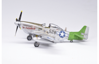 Сборная модель P-51D MUSTANG DUAL COMBO ROYAL CLASS