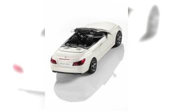 MERCEDES-BENZ E-Klasse Cabriolet A207 facelift (2013), white