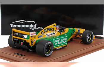 BENETTON F1 B192 Ford N 19 Winner Belgium Spa Gp (with Pilot Figure) 1992 Michael Schumacher, Yellow Green