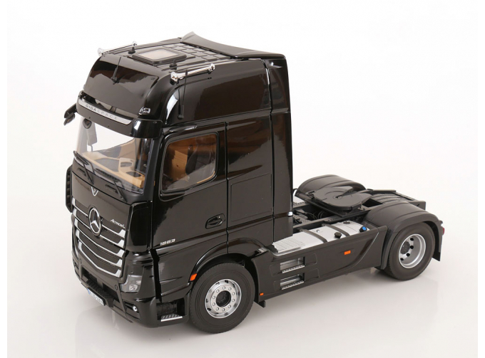 MERCEDES-BENZ Actros L Gigaspace 4x4, black