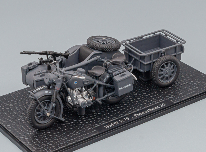 BMW R75 - Panzerfaust 30, military grey