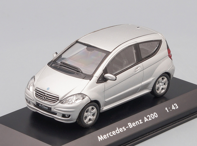 MERCEDES-BENZ A200, silver