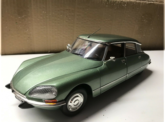 CITROEN DS 23 Pallas, light green