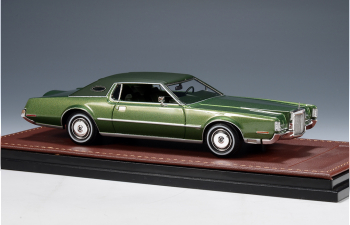 LINCOLN Continental Continental Mark IV (1972), Light Ivy Moondust Poly