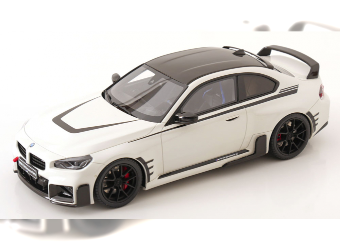 BMW M2 M Performance, white black carbon