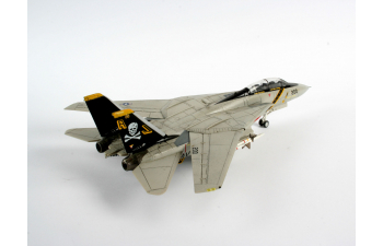Сборная модель Самолет Истребитель-Перехватчик F-14A «Томкэт» (подарочный набор)