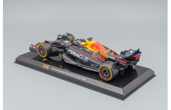 RED BULL F1 Rb18 Team Oracle Red Bull Racing №1 World Champion Season (2022) Max Verstappen - With Pilot And Showcase, Matt Blue Yellow Red