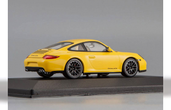 PORSCHE 911 GTS 997 II (2011), yellow