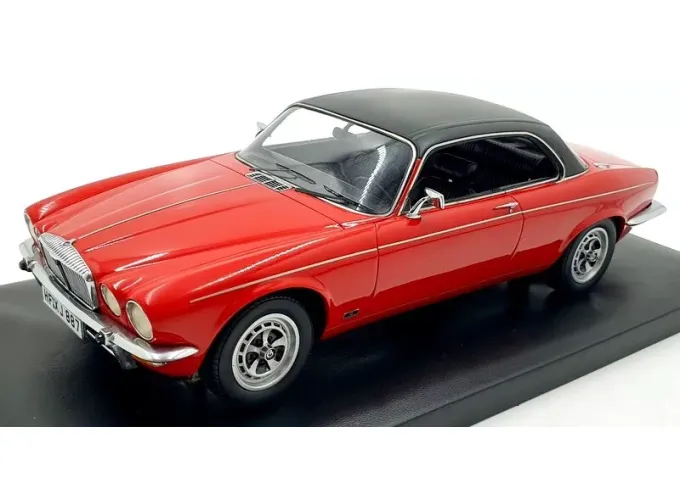 DAIMLER Double Six Coupe (1974), red/black