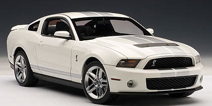 FORD SHELBY GT500 2010, PERFORMANCE WHITE/SILVER STRIPES