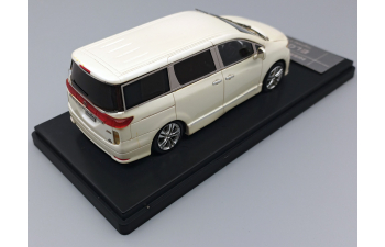 NISSAN Elgrand Highway Star (2010), brilliant white pearl