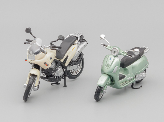 Набор из 2 моделей мотоциклов