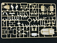 Сборная модель Italian Light Civilian Car (Hard Top) w/Lady & Girl & Dog