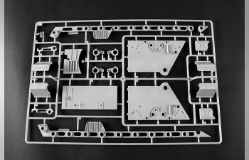 Сборная модель Немецкий танк Pz.Kpfw.VI Sd.Kfz.182 Tiger II (ранний выпуск Porsche Fgst.Nr.280009)