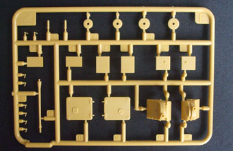 Сборная модель Carro Armato L35/c (C.V.33/II Serie) Fitted with the Swiss“Solothurn” S18-1100 20mm anti-tank gun