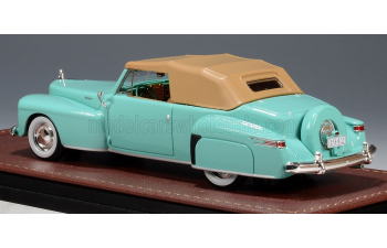 LINCOLN Continental Cabriolet Closed (1942), green / beige