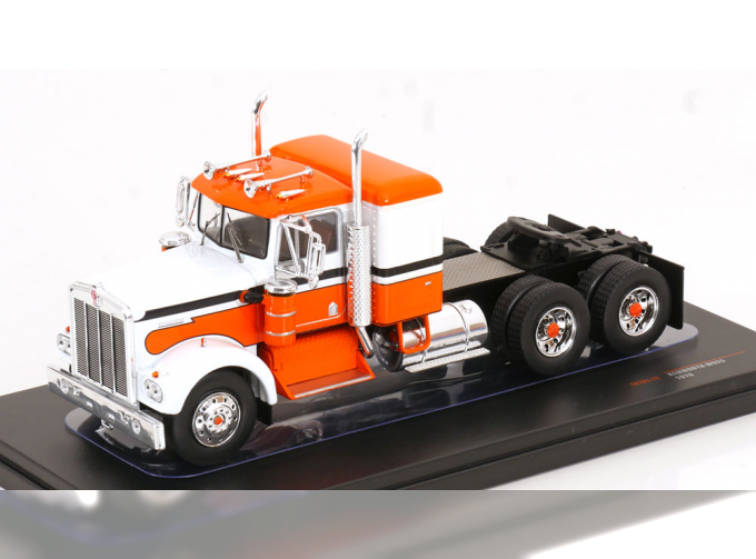 KENWORTH W925 towing vehicle (1970), white orange