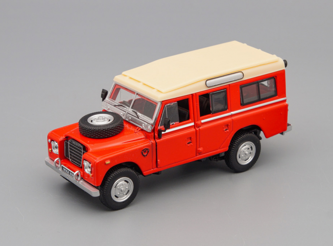 LAND ROVER Series 109, red