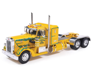 PETERBILT 350 Tractor Truck 3-assi (1952), yellow with green flames