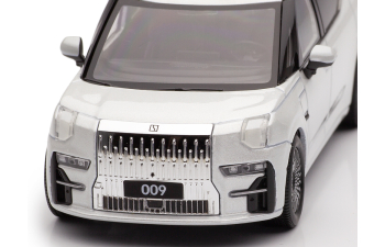 ZEEKR 009, белый