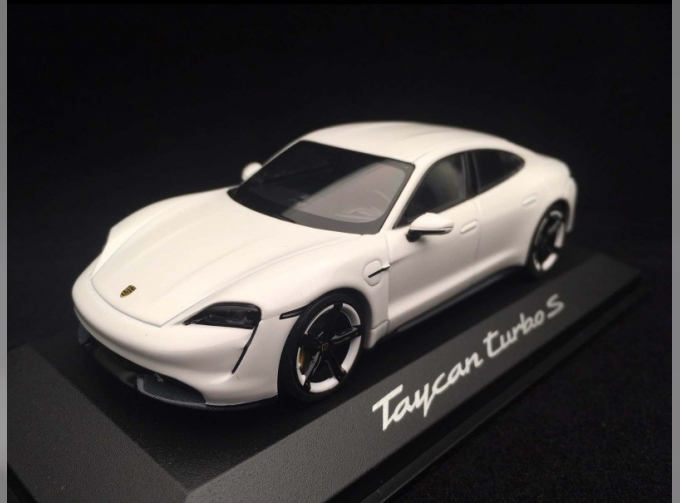 Porsche Taycan Turbo S 2019 Carrara white