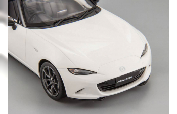 MAZDA Roadster MX-5 (ND), white