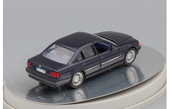 BMW 7er E38 (1995), dark blue