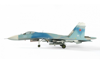 Сборная модель Истребитель - бомбардировщик Су-27