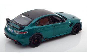 ALFA ROMEO Giulia GTAm (2020), green metallic