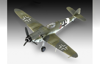 Сборная модель Combat Set истребитель-низкоплан Bf109G-10 и Спитфайр Mk.V (подарочный набор)