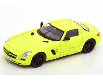 MERCEDES-BENZ SLS AMG Coupe light yellow