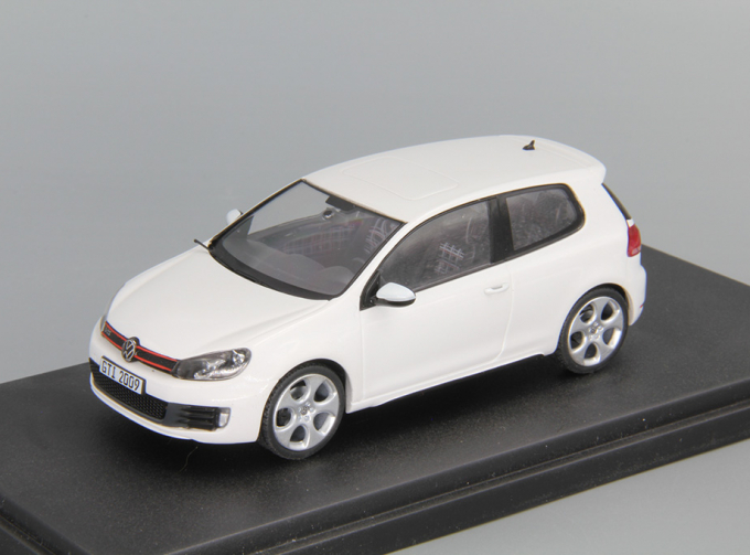 VOLKSWAGEN Golf VI GTI, candy white