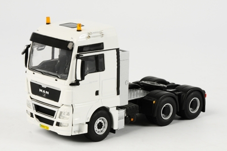 MAN TGX XXL 6x4, White Line 1:50, белый