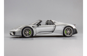 PORSCHE 918 Spyder Weissach Package (2013), silver metallic