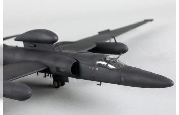 Сборная модель aмериканский самолёт U-2R Dragon Lady