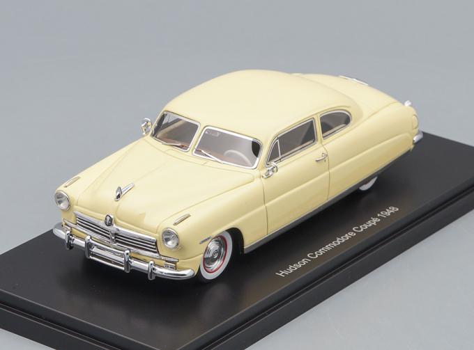 HUDSON Commodore Coupe 1948 Light Beige