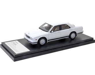 NISSAN Cima Type III Limited L (1991), Silky Snow Pearl