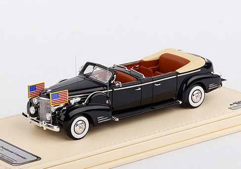 Cadillac Series 90 V16 Presidential Limousine "Queen Mary" 1938 (black)